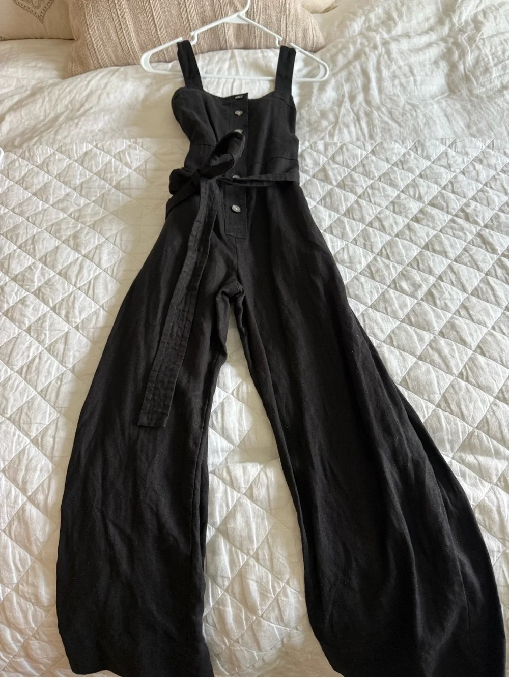 Everlane 00 linen picnic jumpsuit in black, new without tags.